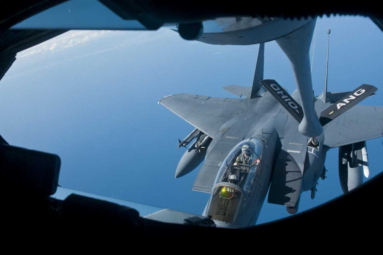 ‘Βενζινάδικο’ στον ουρανό – Air Refueling…
