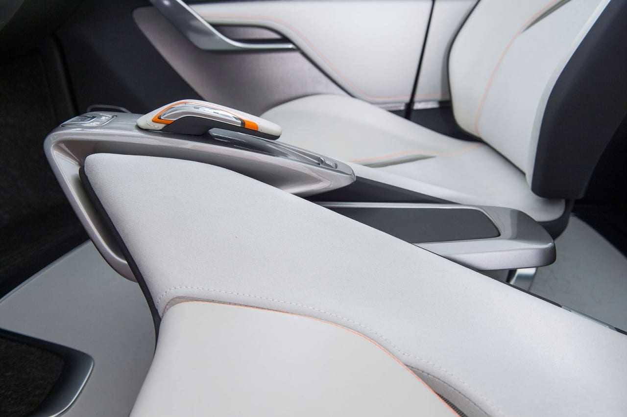 2015-Chevrolet-Bolt-EV-Concept-Interior-Detail-01