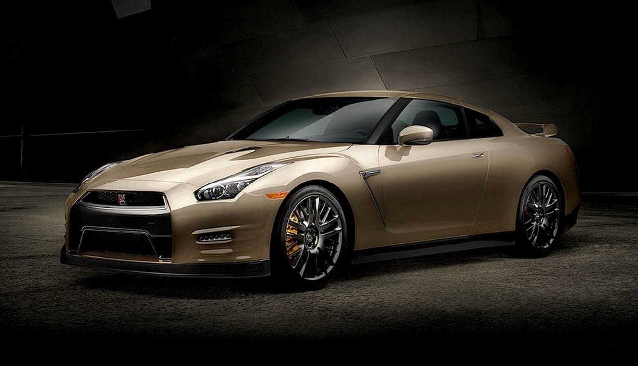 2016-Nissan-GT-R-45th-Anniversary-Gold-Edition-1