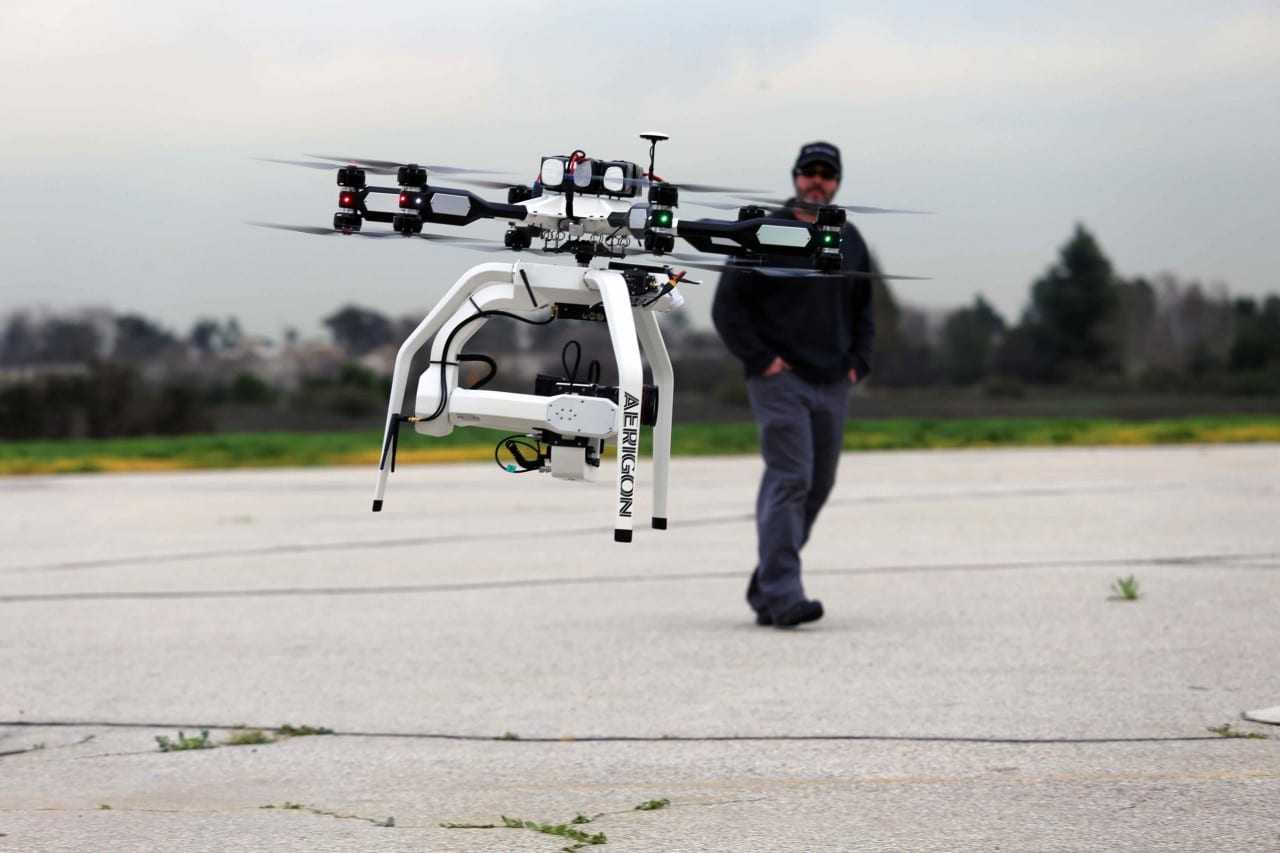 DroneBase – ρομποτικά αεροσκάφη με μια παραγγελία…