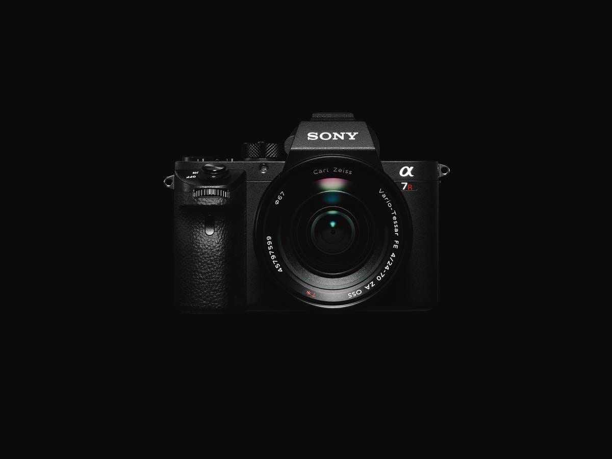 α7RII: Design Focus