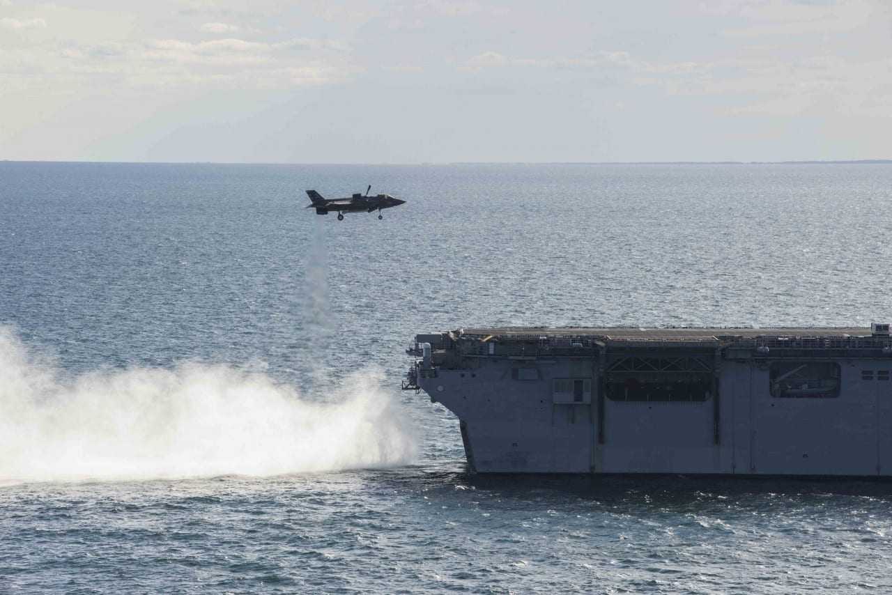 F-35 Lightning II by night…