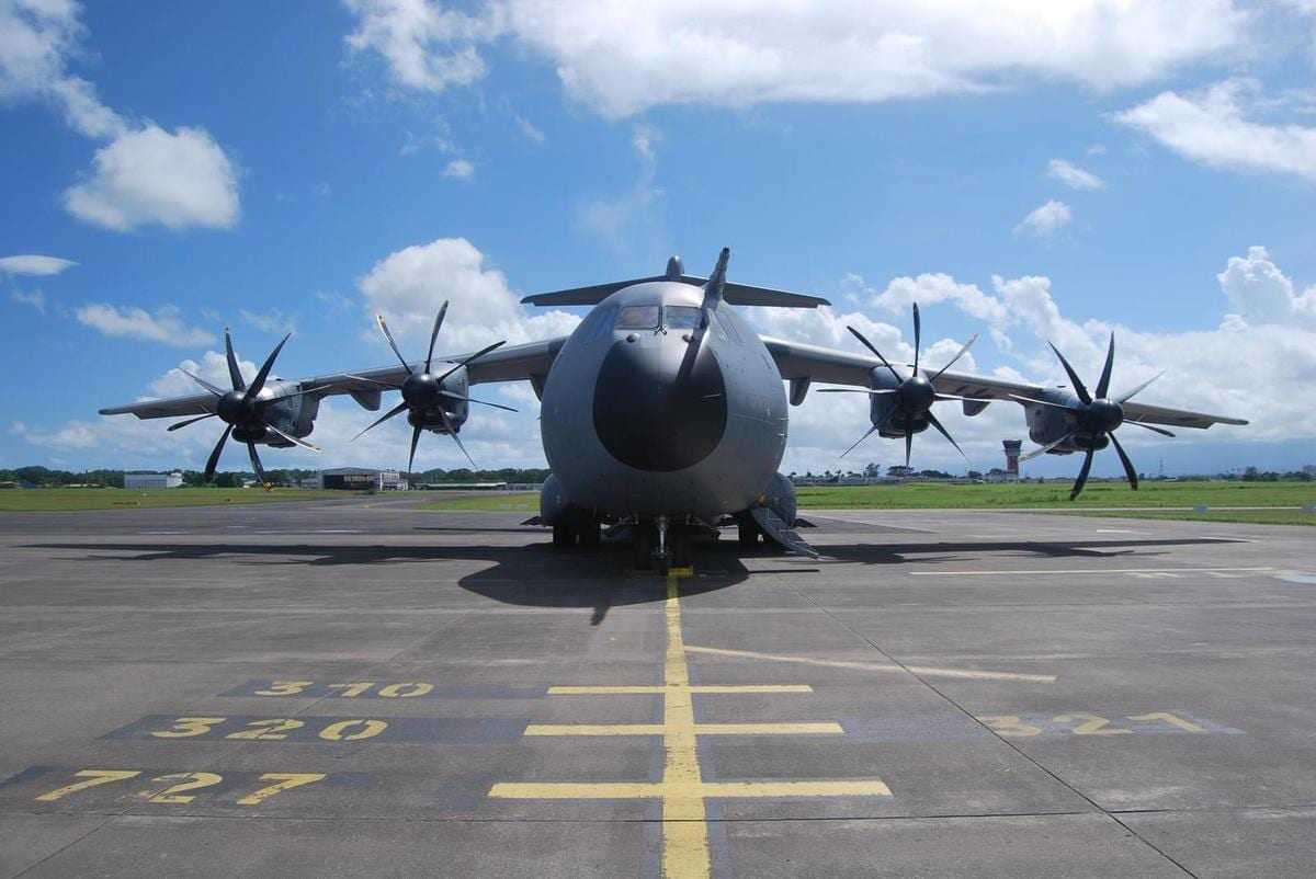 Προσγείωση στο χορτάρι – ένα A400M στα μαλακά…