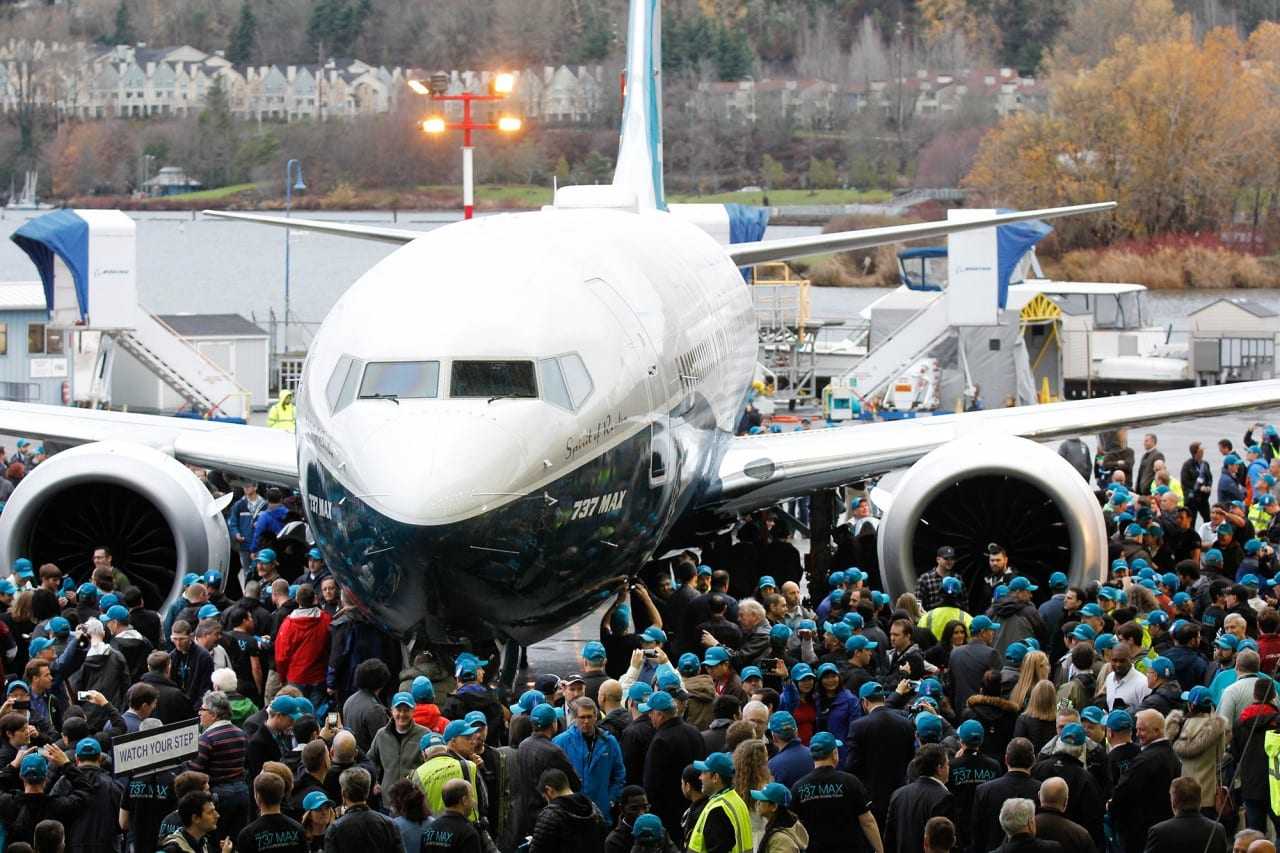 737MAX; 737MAX-8; 737MAX Rollout; Renton Factory;Crowds around plane ; K66476-14; 2015-12-08