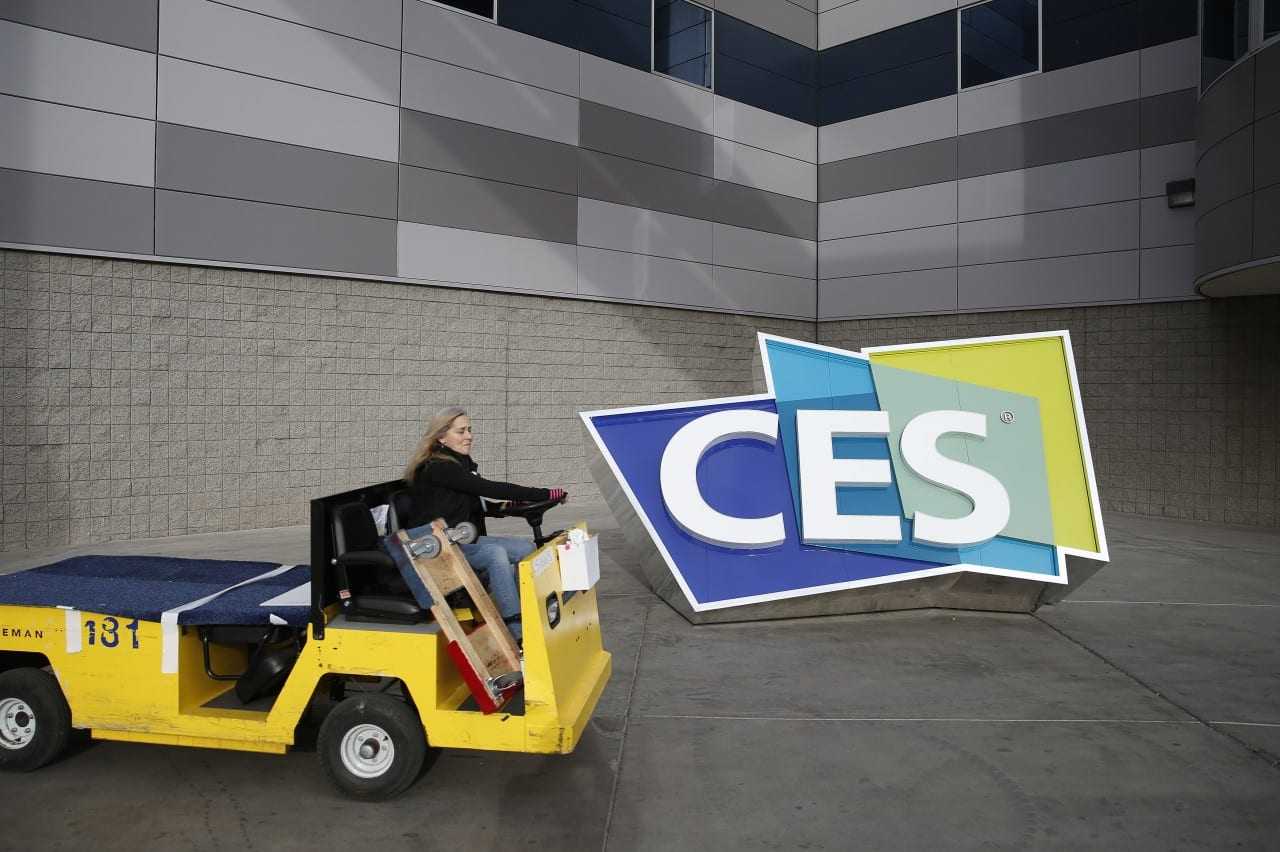 CES 2016 – ο καταπληκτικός Portable Ultra Short Throw Projector της Sony…