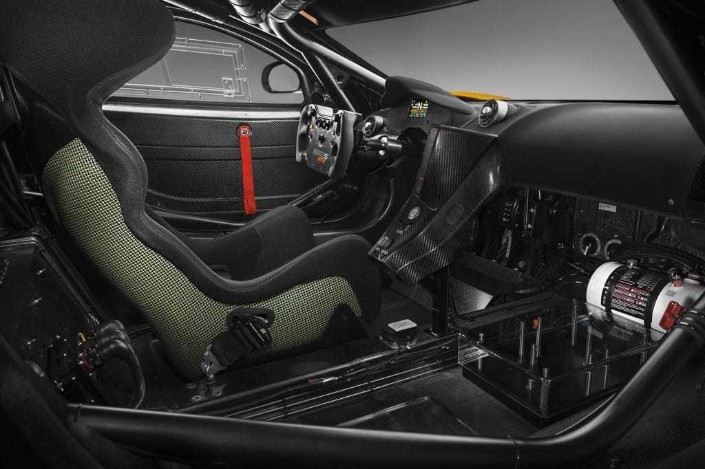2016-McLaren-650S-GT3-6