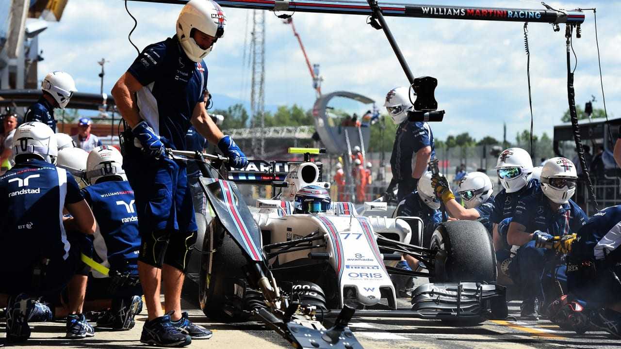 www.sutton-images.com Valtteri Bottas (FIN) Williams FW38 pit stop at Formula One World Championship, Rd5, Spanish Grand Prix, Practice, Barcelona, Spain, Friday 13 May 2016.