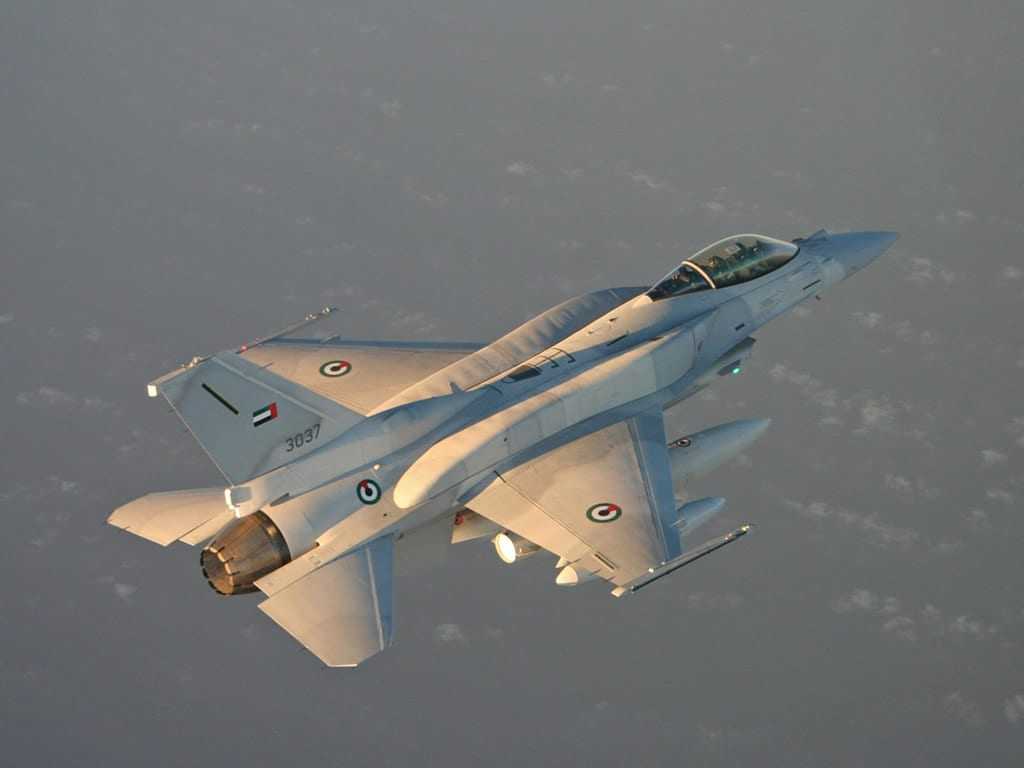 F-16 Block 60 Desert Falcons στο ενάεριο βενζινάδικο…