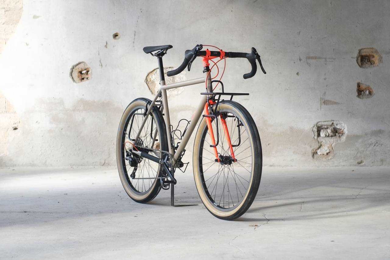 Fern X GRAMM Chuck Touring Bike
