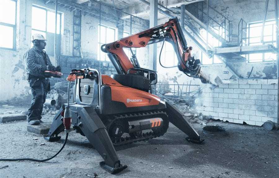 Το απίστευτο Husqvarna DXR 310 Demolition Robot