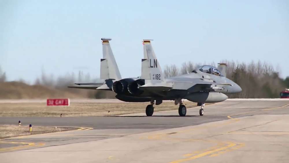 ‘Πάλη’ Su-27P και F-15C πάνω από τη Βαλτική