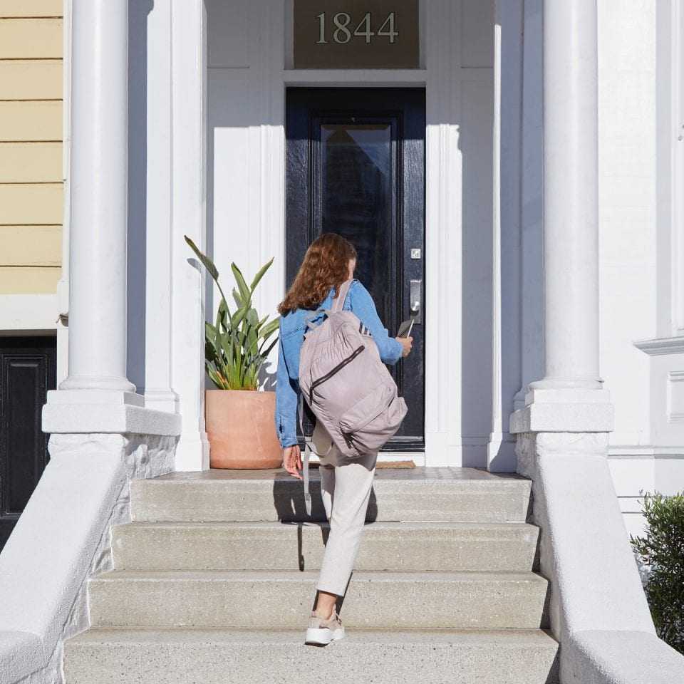 Η έξυπνη κλειδαριά Level Lock