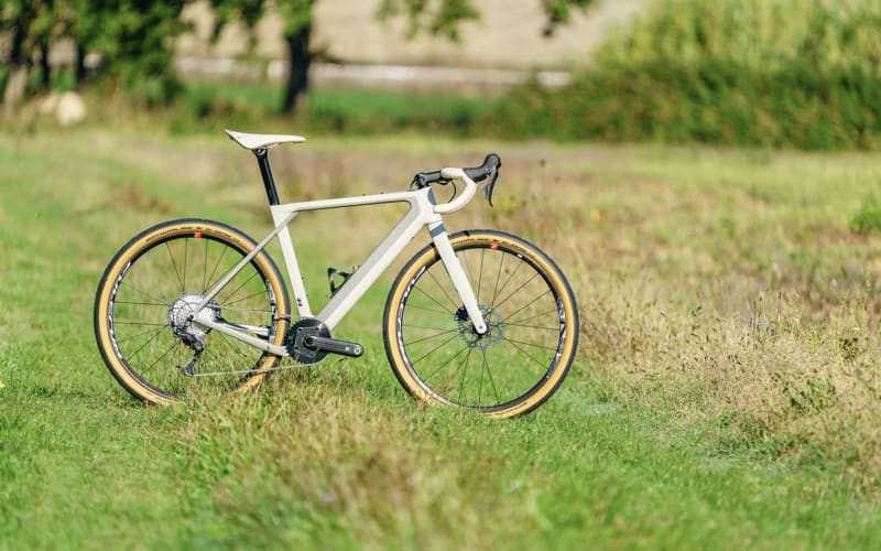 3T x BMW Exploro Ποδήλατο