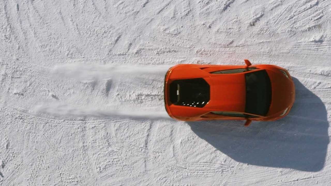 Having fun with Huracán EVO