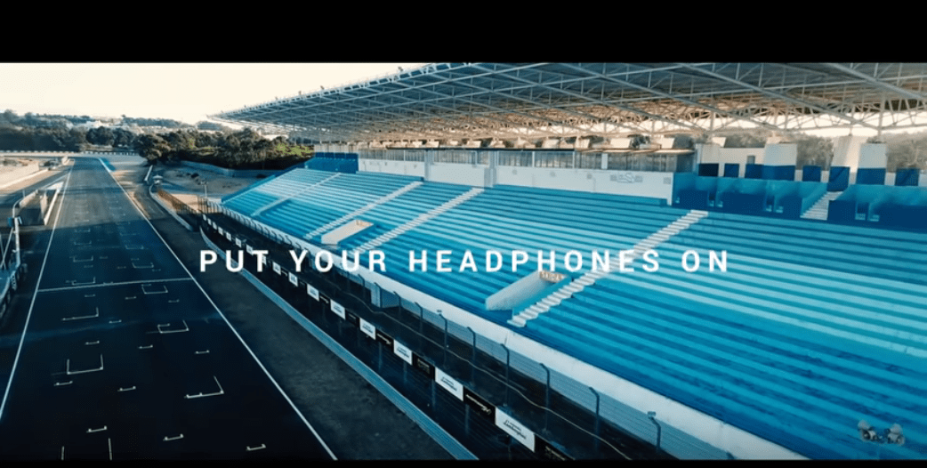 Ο κινητήρας της Lamborghini Aventador SVJ σε 8D ήχο