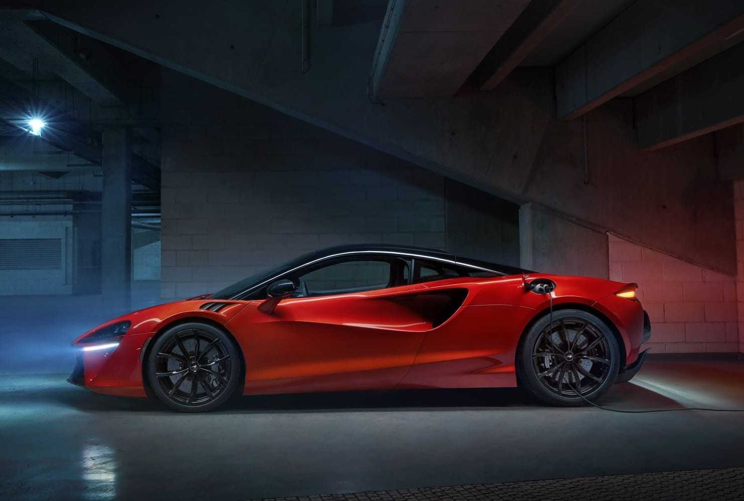 2021 McLaren Artura