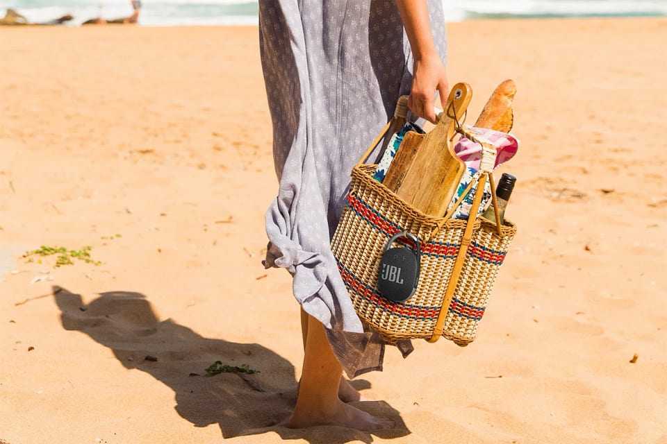 Το νέο JBL Clip 4