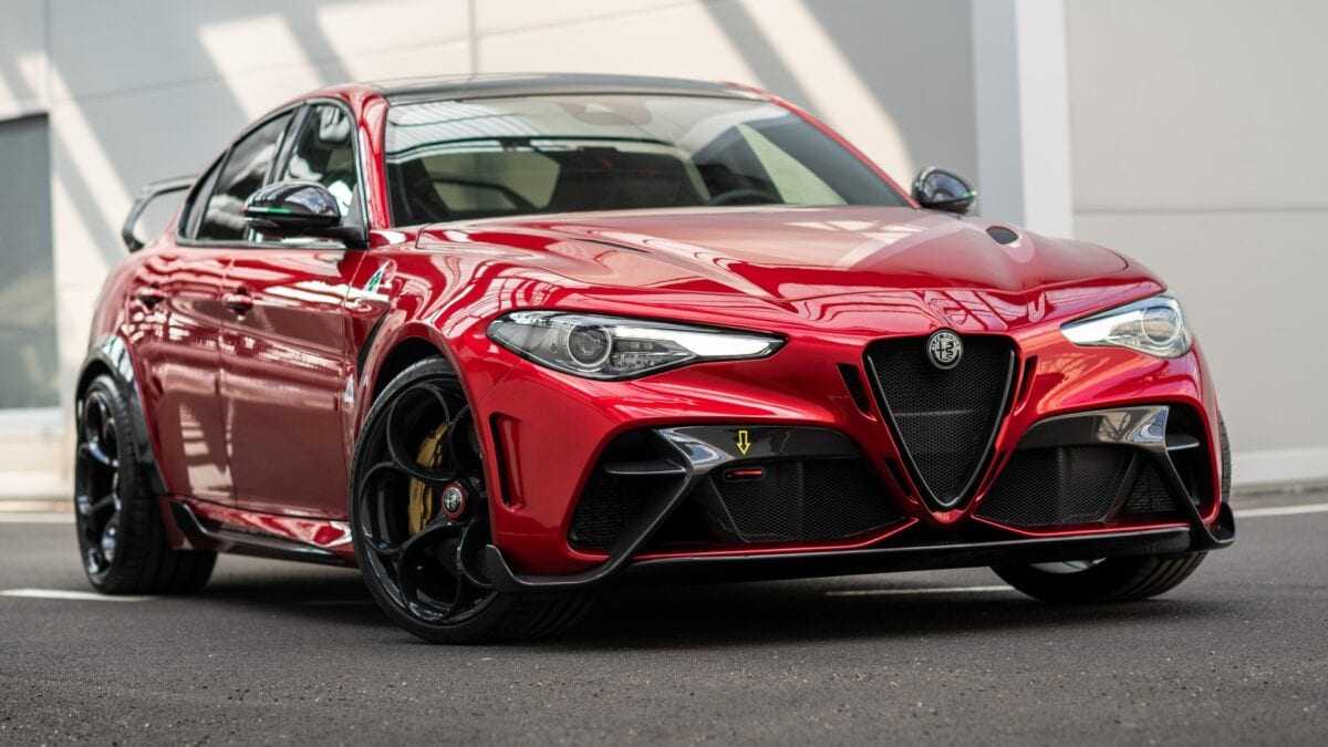 Στο δρόμο με τις Alfa Romeo Giulia GTA και GTAm