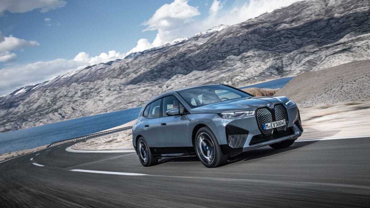 Επίσημη παρουσίαση για το BMW electric trio