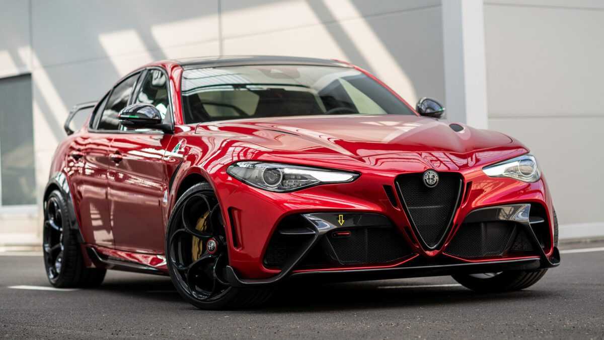 2021 Alfa Romeo Giulia GTAm – Το εμπρός μέρος
