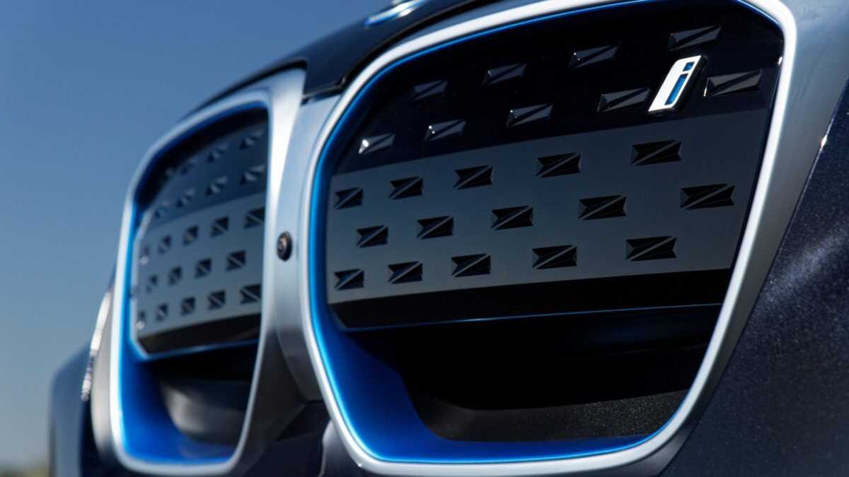 2021 BMW X3 + BMW iX3