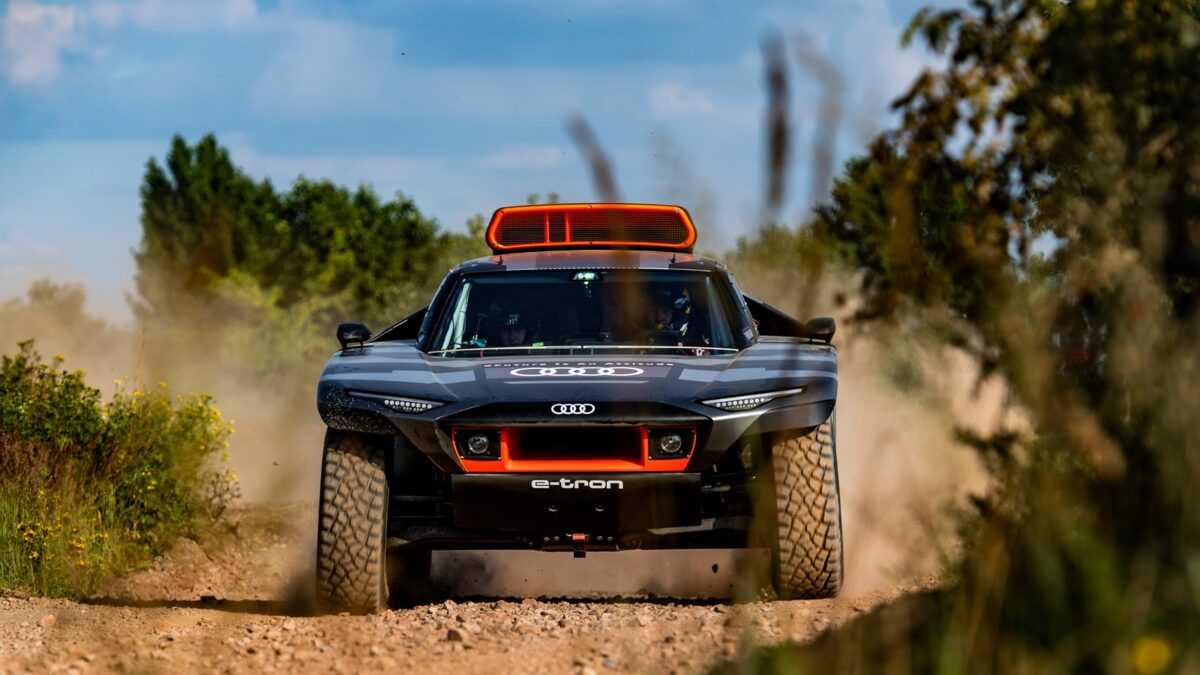 Audi RS Q e-tron – The Road to Dakar