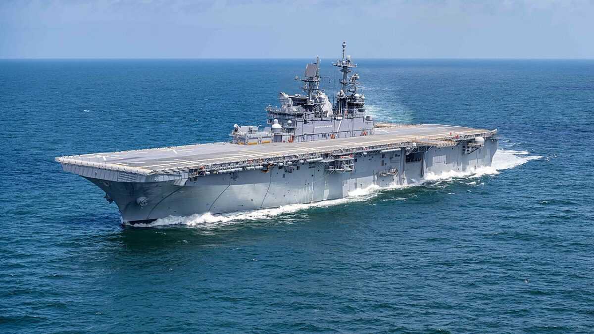 USS Tripoli – περιήγηση σε ένα hi tech ατσάλινο πλωτό φρούριο