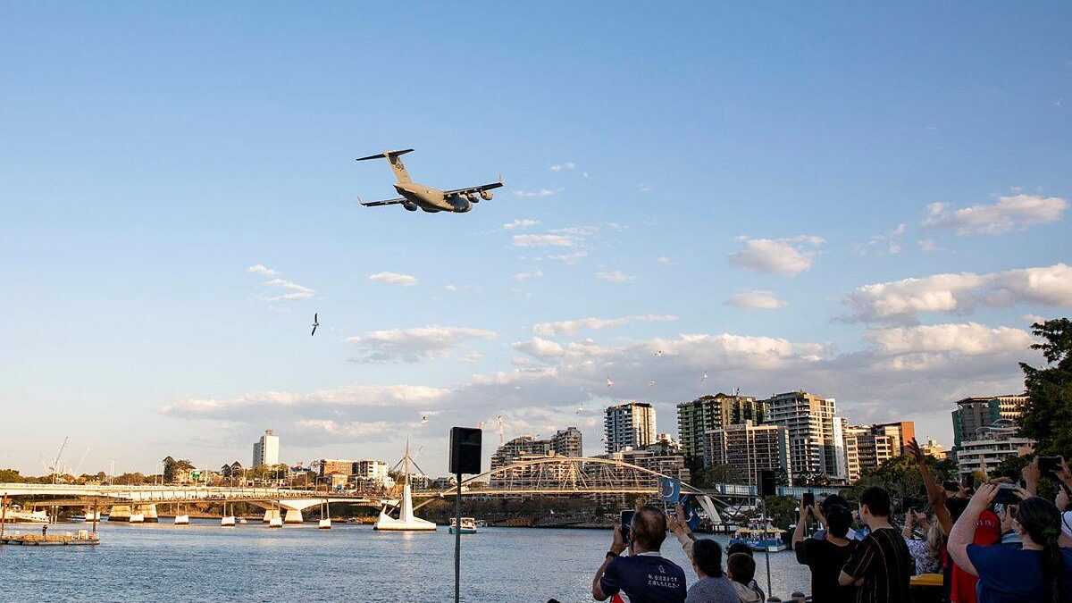 Απίστευτα εναέρια πλάνα στο Riverfire 2021 της Αυστραλίας