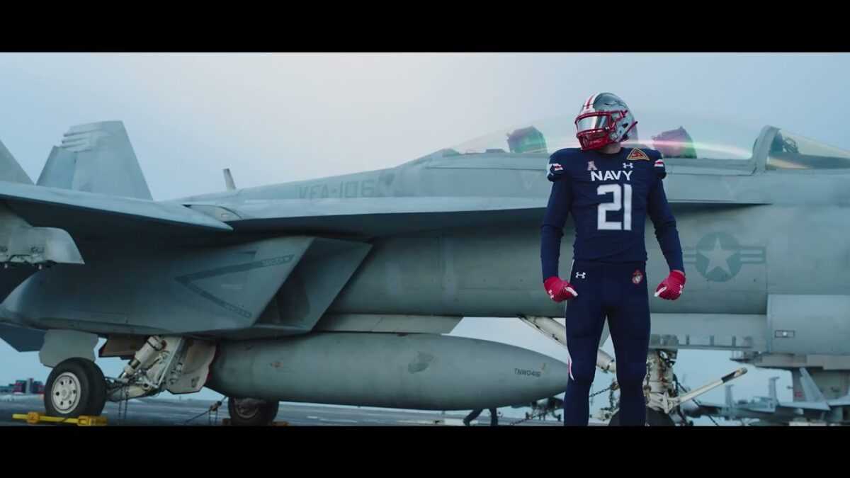 Fly Navy Uniforms –  το παιχνίδι football και το απίστευτο βίντεο