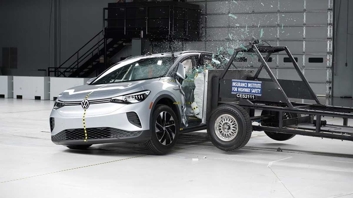 IIHS Crash Test Ηλεκτρικών Αυτοκινήτων – Ford Mustang Mach-E Vs Tesla Model 3 Vs Volkswagen ID-4