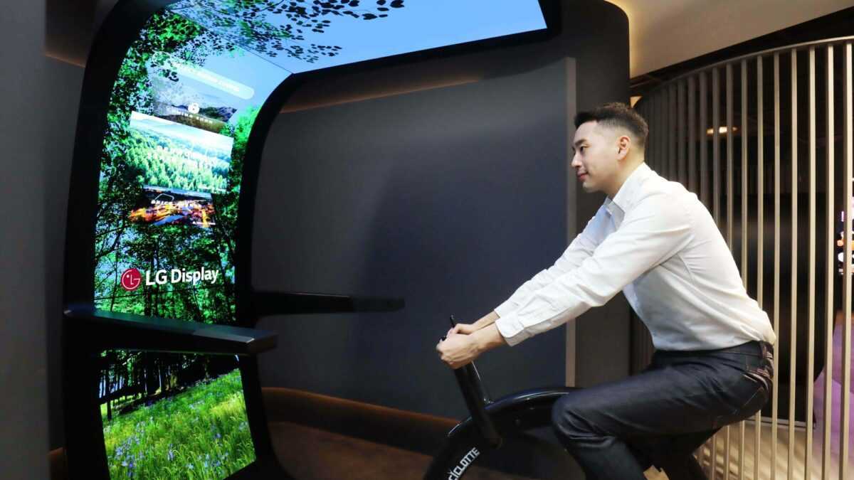 LG OLED ‘Virtual Ride’ + ‘Media Chair’