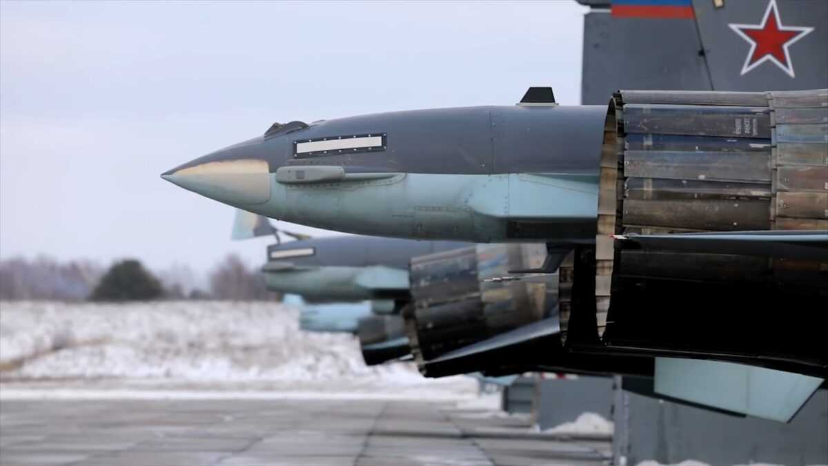 Θορυβώδη ρωσικά Су-35С προσγειώνονται στην ‘κατάψυξη’