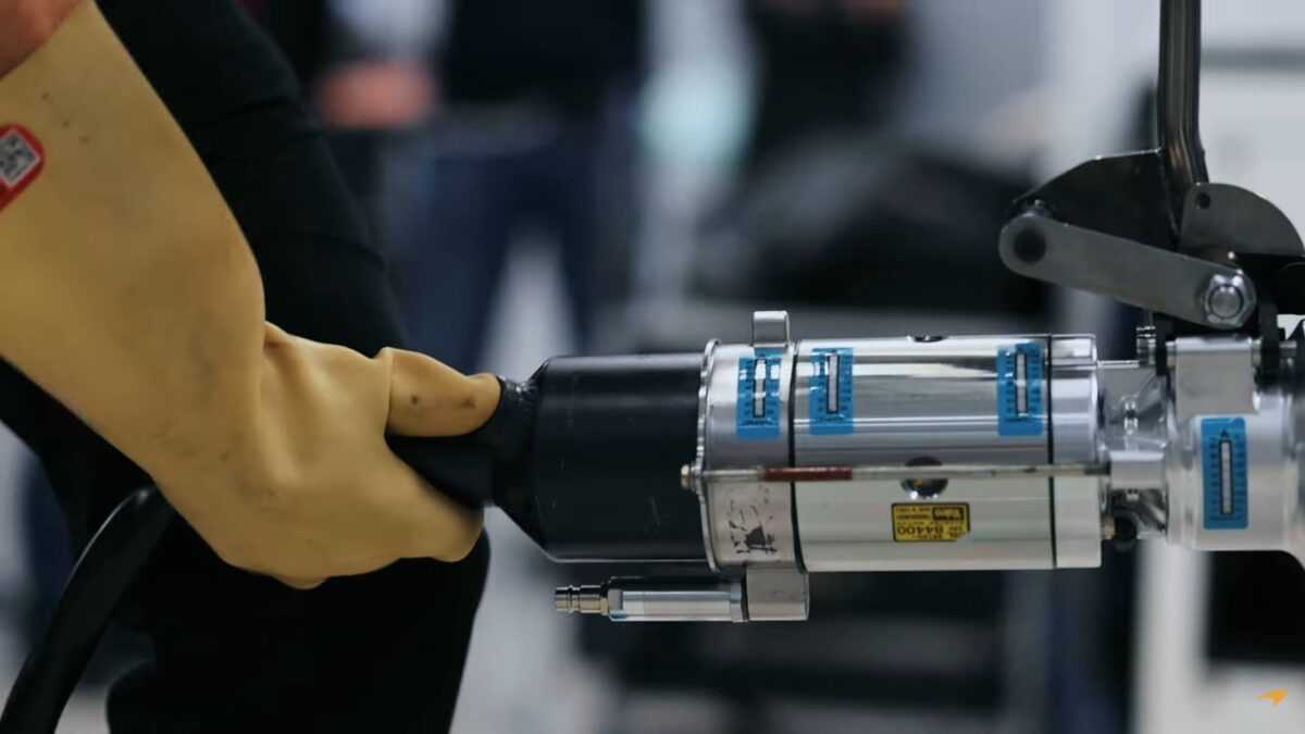 Πρώτο fire-up της McLaren MCL36