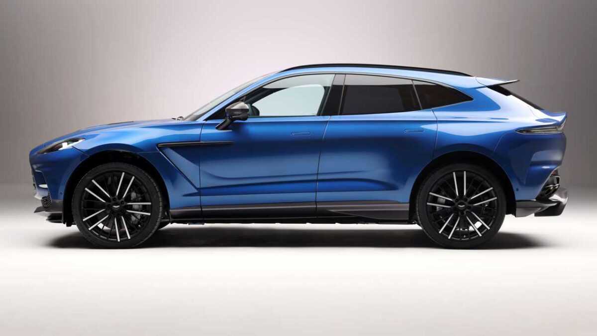 2022 Aston Martin DBX707