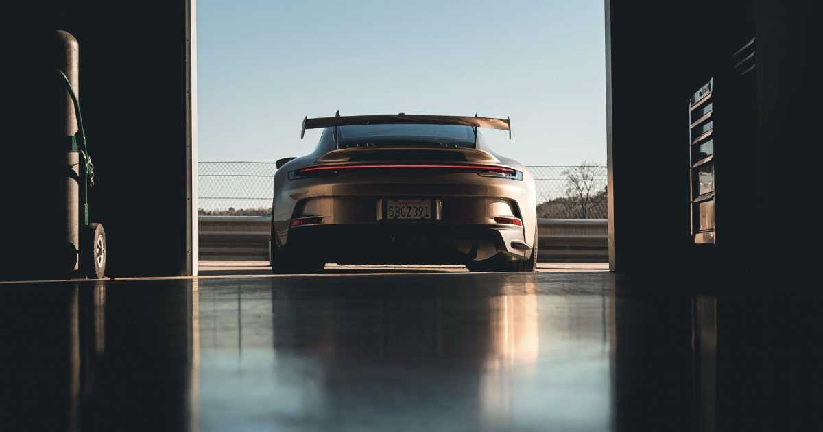 Η κατασκευή μιας Porsche 911 GT3 σε time-lapse