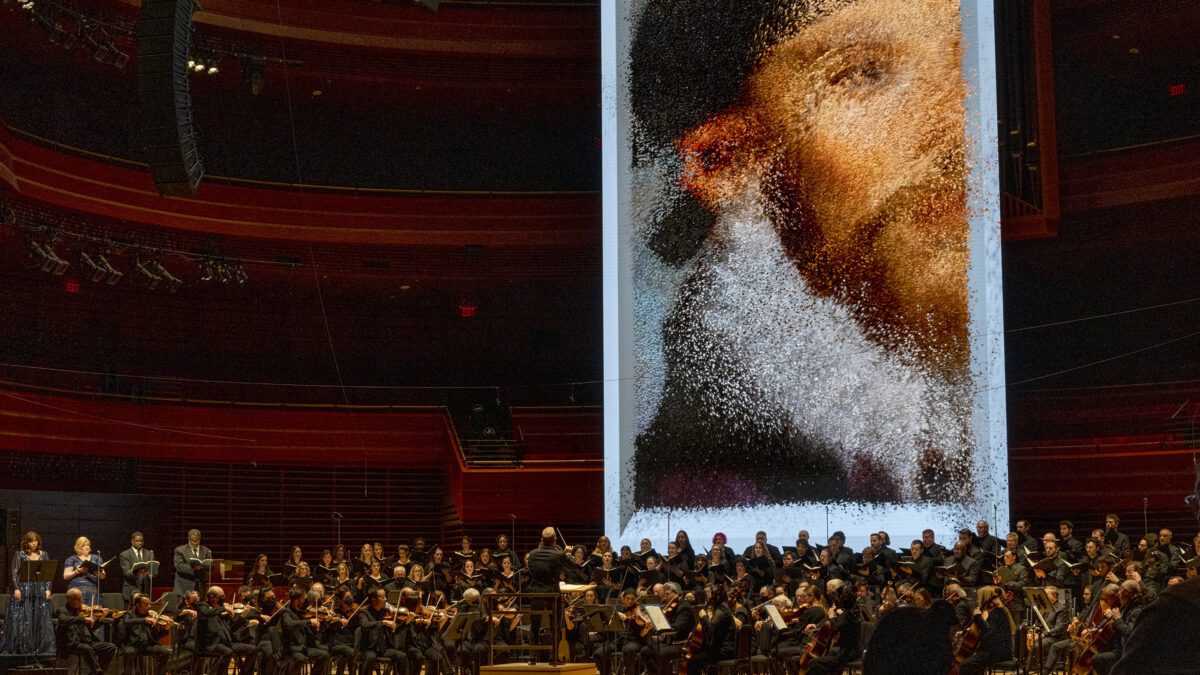 Απίστευτο live data γλυπτό – δεδομένα ‘ζωγραφίζουν’ τη μουσική μέσω deep learning model