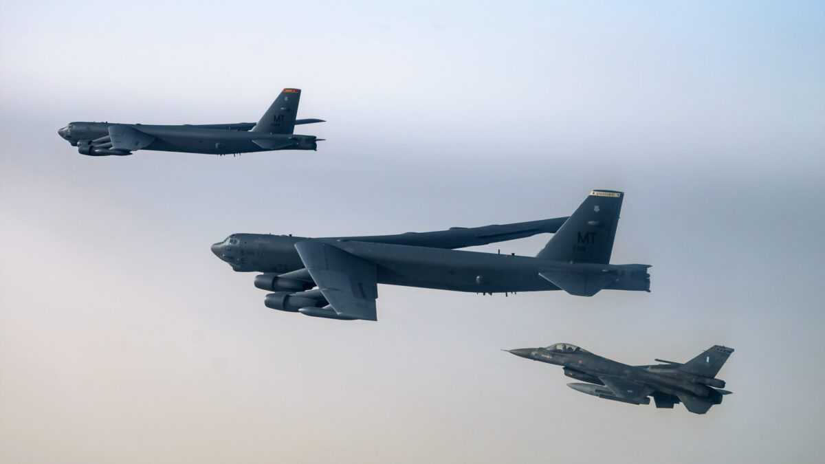 Αποστολή Συνοδείας Αεροσκαφών B-52 για την Πολεμική Αεροπορία