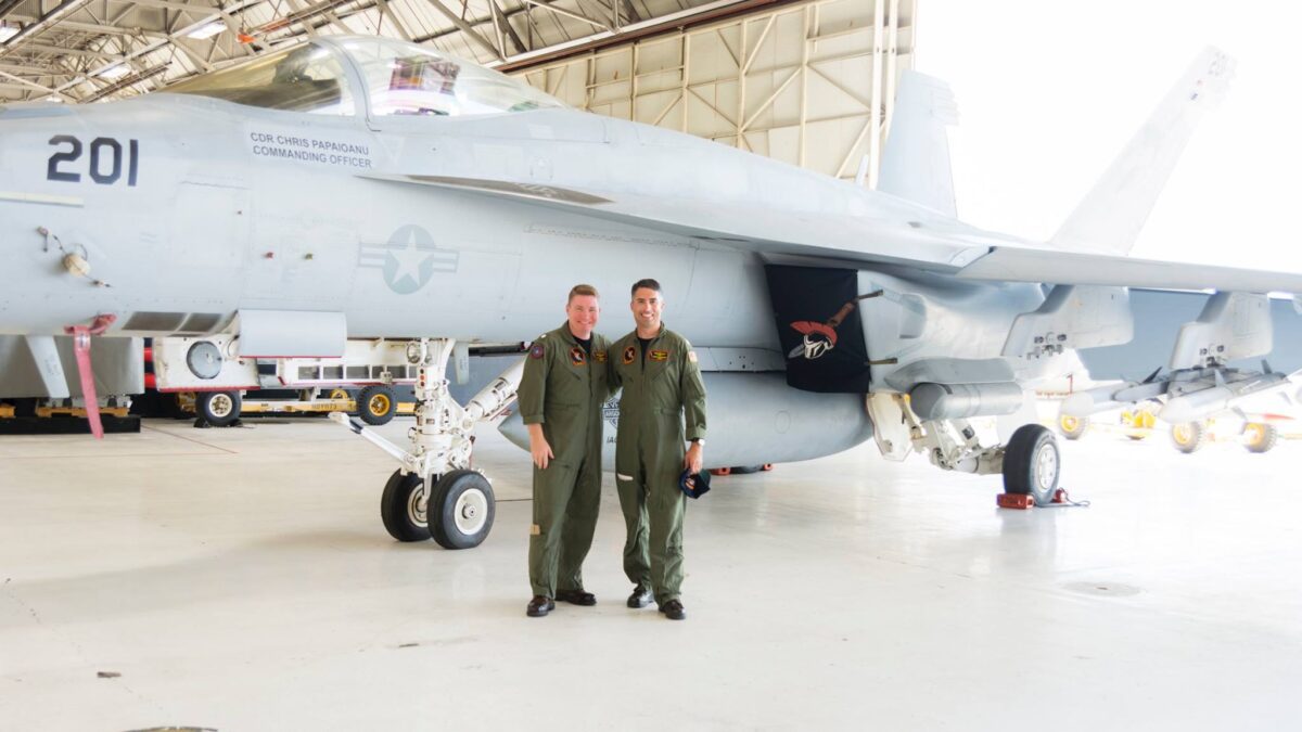 Christopher Papaioanu – η συγκλονιστική καριέρα του ελληνικής καταγωγής νυν διοικητή του TOP GUN