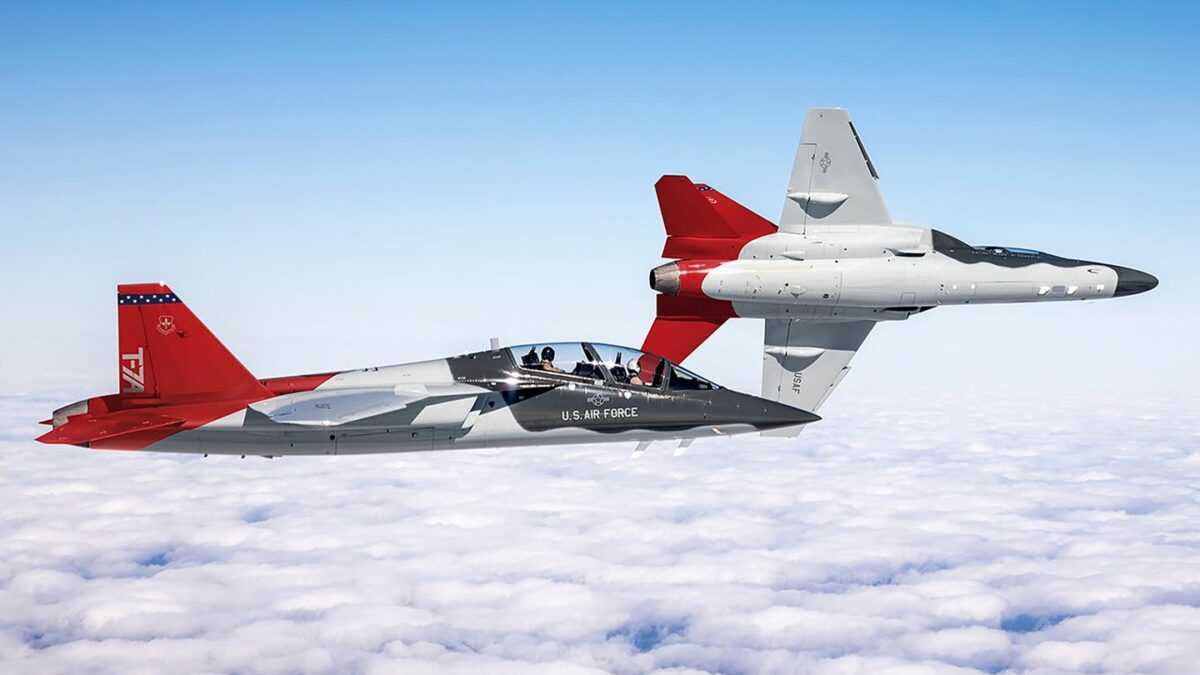 Αποκάλυψη για το πρώτο T-7A Red Hawk “Red Tail”