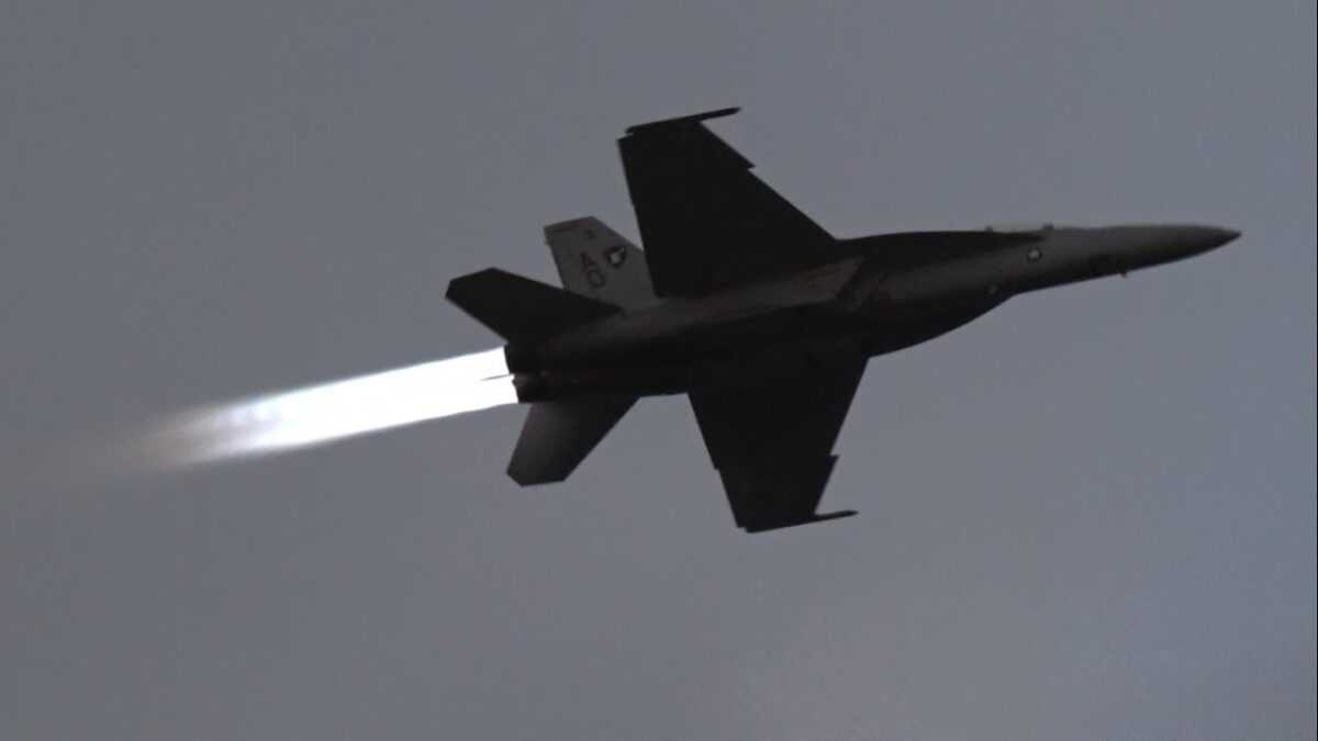 Καταπληκτικά πλάνα Super Hornet