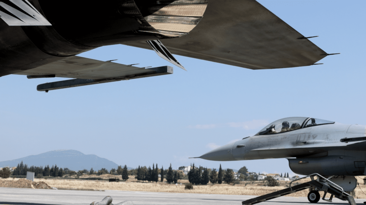 Πρώτη πτήση για τα δύο πρώτα αναβαθμισμένα σε Viper ελληνικά F-16