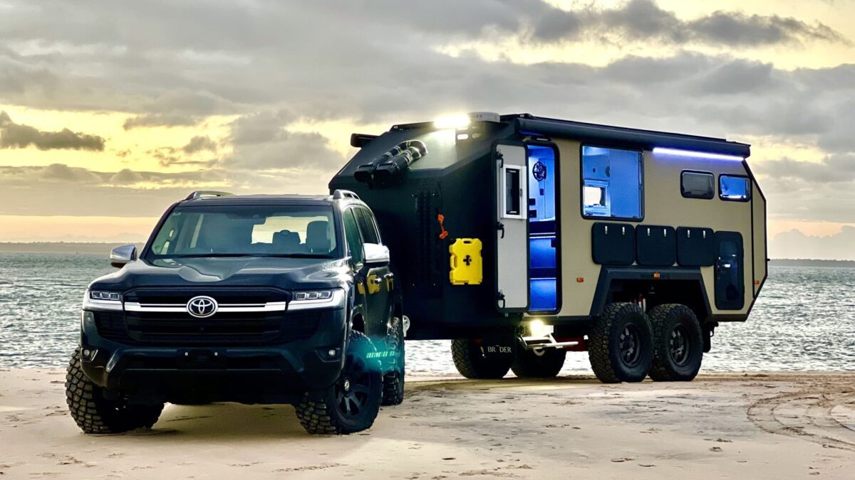 Το off road τροχόσπιτο αντοχής Bruder EXP-8