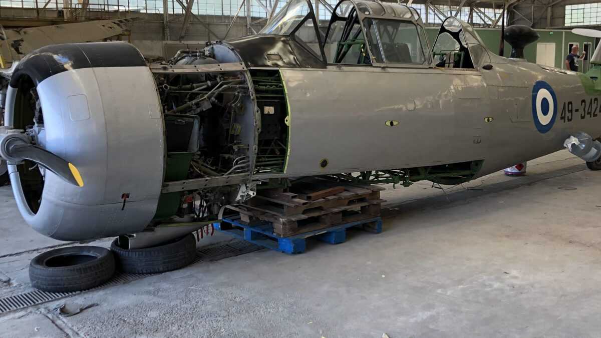 Το ιστορικό αεροσκάφος Harvard της Ελλάδας αναχώρησε για το Ηνωμένο Βασίλειο