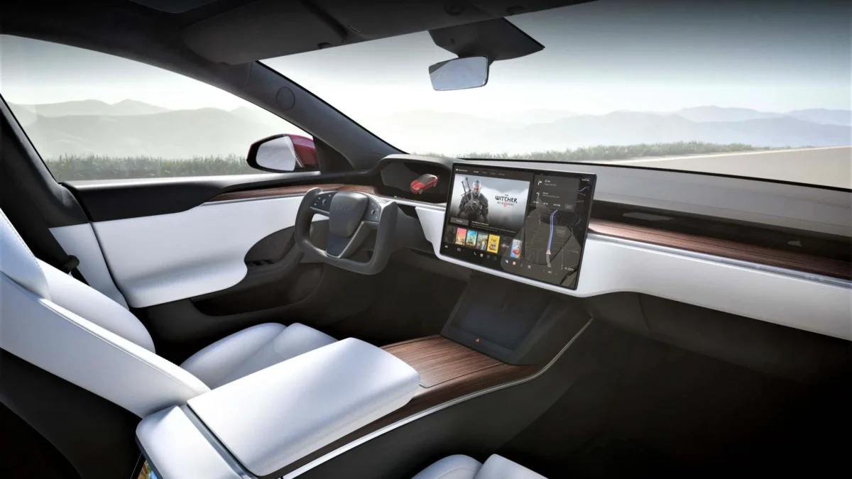 Μια ξενάγηση στο νέο Tesla Model S