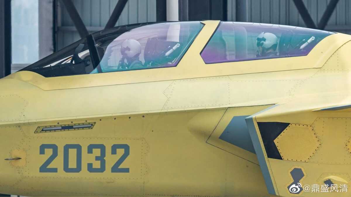 Πρώτη εμφάνιση για το μοναδικό διθέσιο stealth μαχητικό