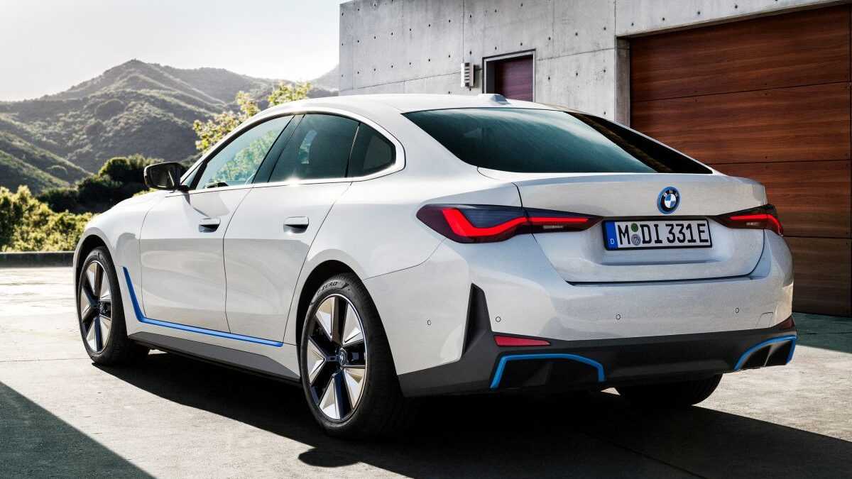 Το BMW i4 στο Moose Test