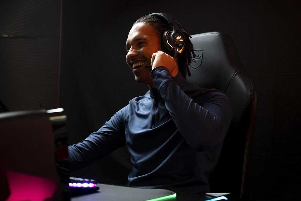 JBL Quantum 910 Wireless gaming ακουστικά