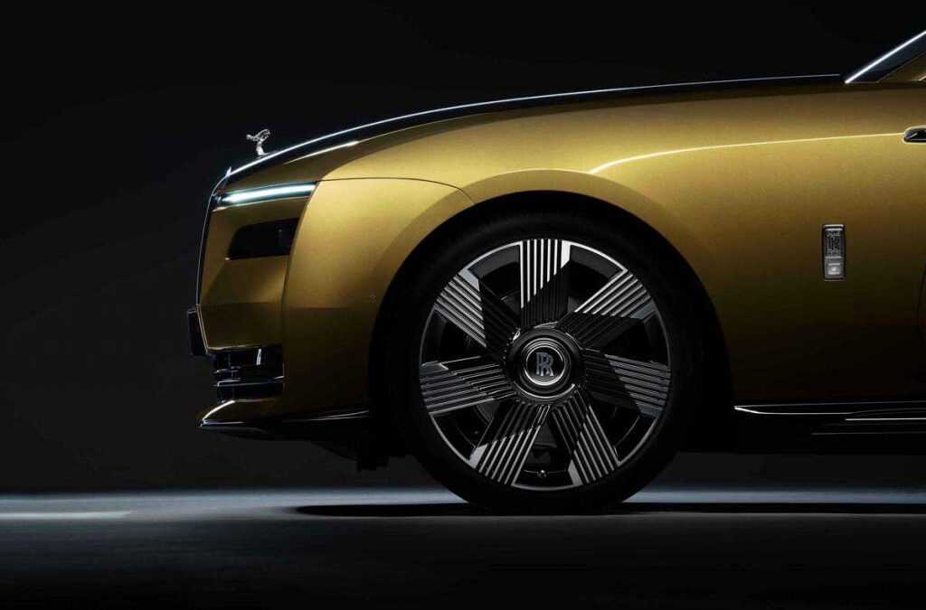 Rolls-Royce Spectre Ultra-Luxury Electric Super Coupé
