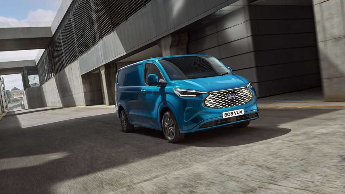 2022 Ford E-Tourneo Custom + Tourneo Custom Active