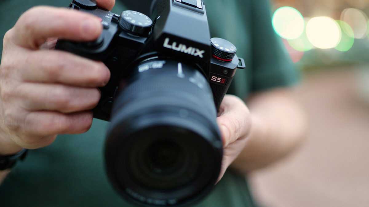 Νέες Panasonic Lumix S5II και Lumix S5 IIX